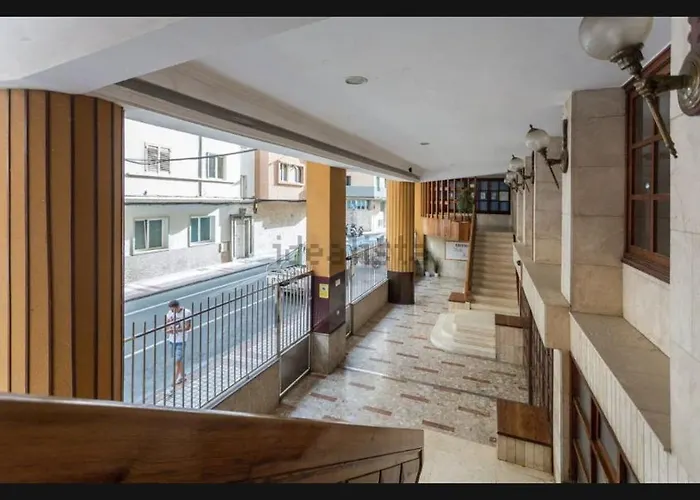 En Primera Linea De Playa Y Vistas Al Mar Y Piscina דירה *